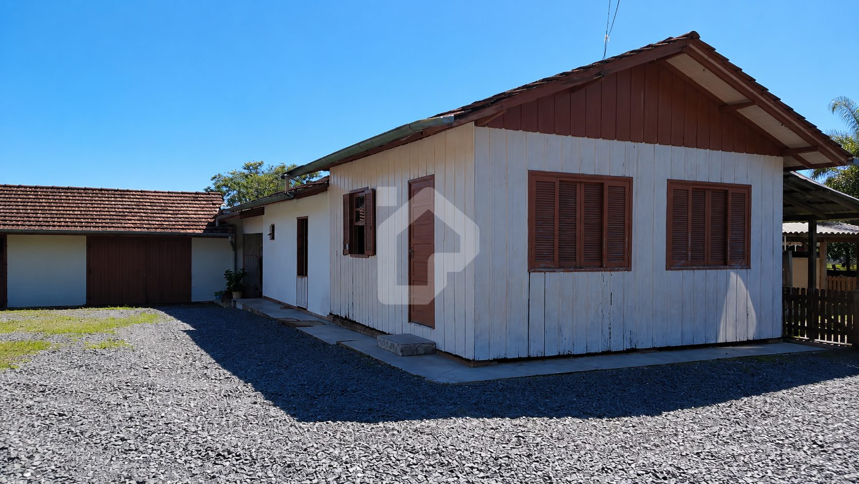 CASA DE MADEIRA