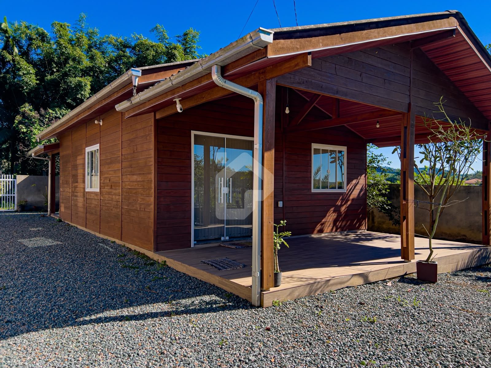 CASA REFÚGIO - EXCLUSIVIDADE